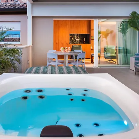 Infinity Aparthotel *