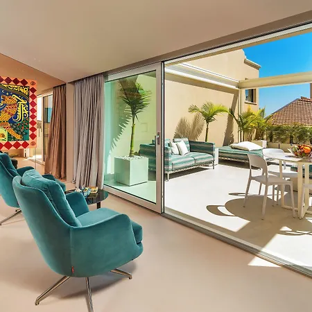 Infinity 타오르미나