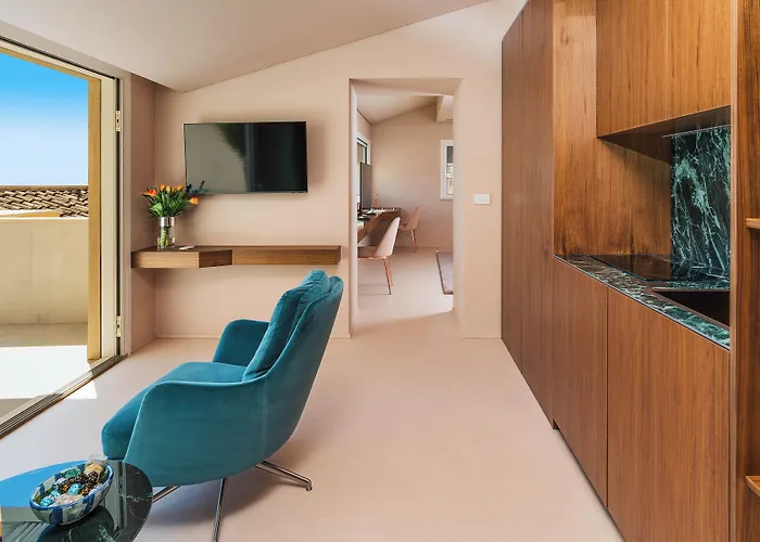 Infinity 4* Ταορμίνα