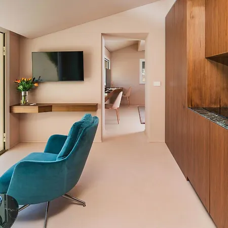 Infinity Aparthotel *