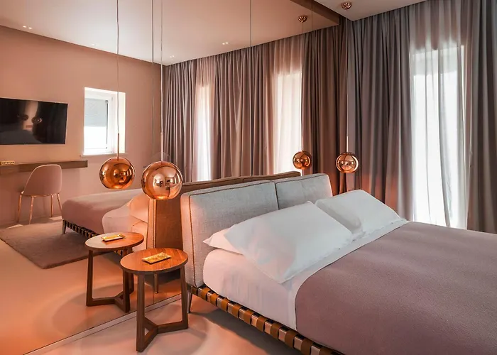 Infinity Aparthotel 4*